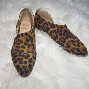 Leopard print cutout flat bootie